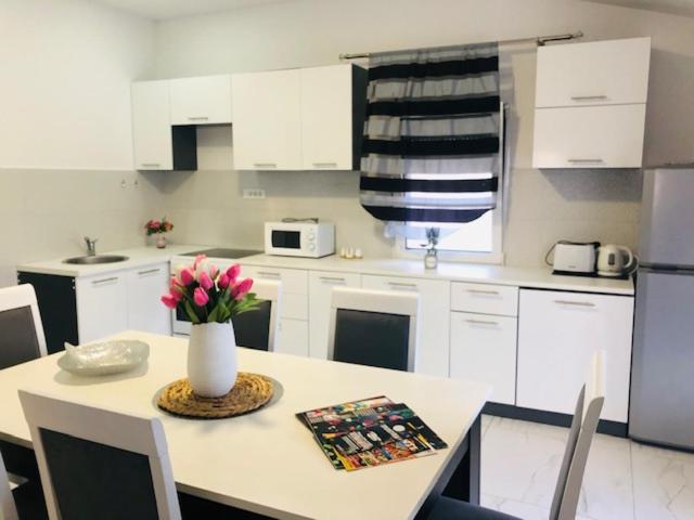 Apartman Mona Подгорица Екстериор снимка