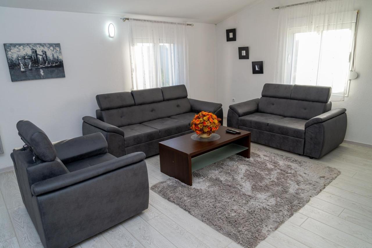 Apartman Mona Подгорица Екстериор снимка