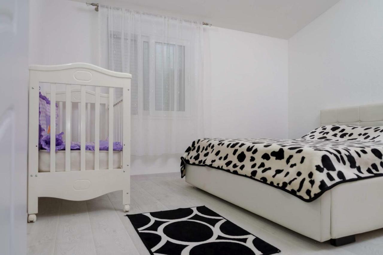 Apartman Mona Подгорица Екстериор снимка